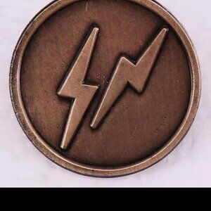 Hiroshi Fujiwara Fashion Art Lightning Logo Vintage Badge Button